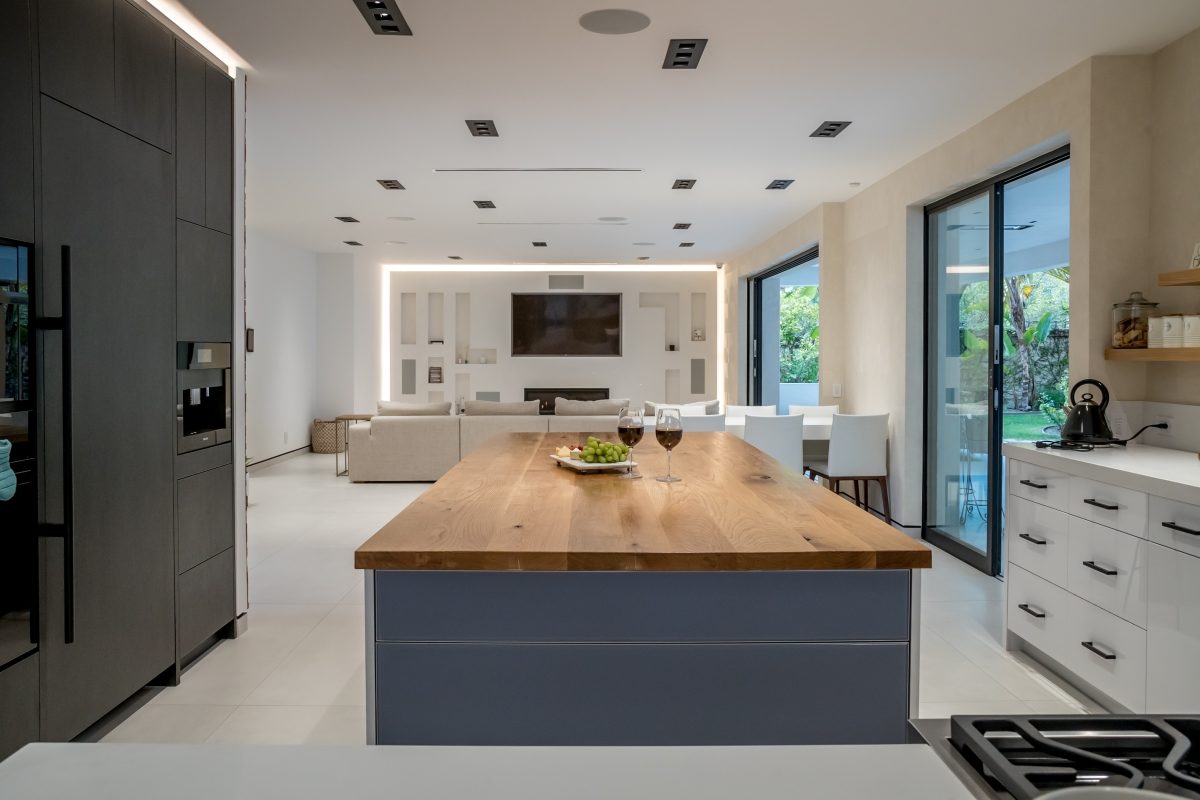 Luxurious Modern Kitchen & Dining Room Remodel in Calabasas